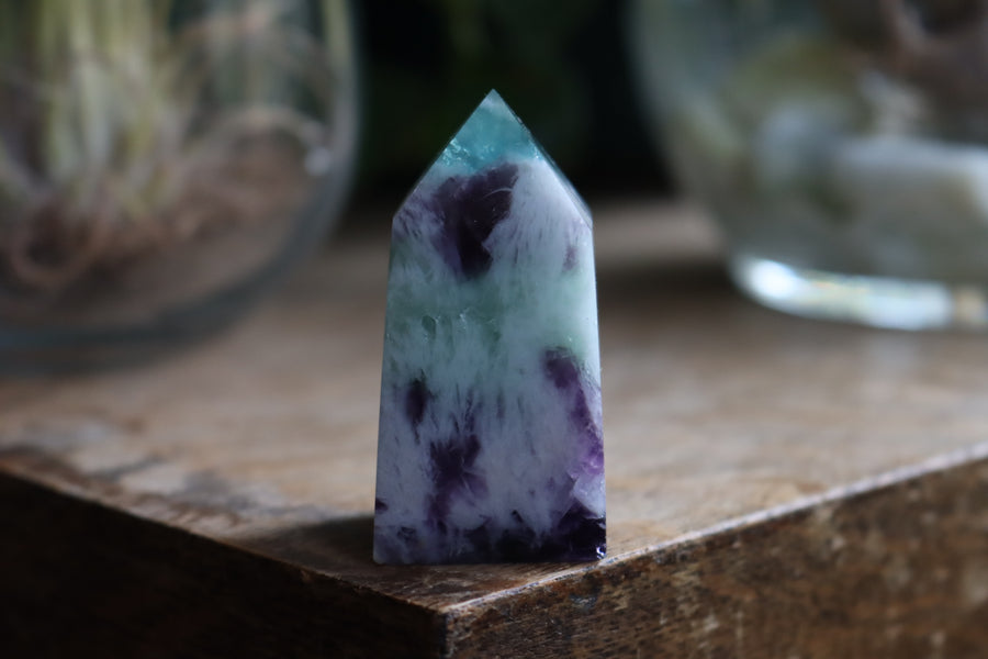 Fluorite tower with calcite snowflakes 2