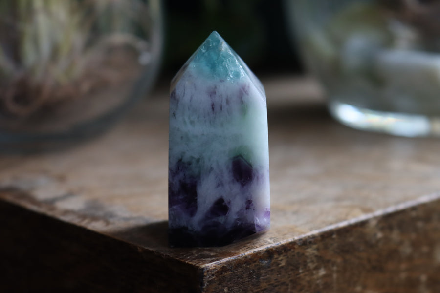 Fluorite tower with calcite snowflakes 2