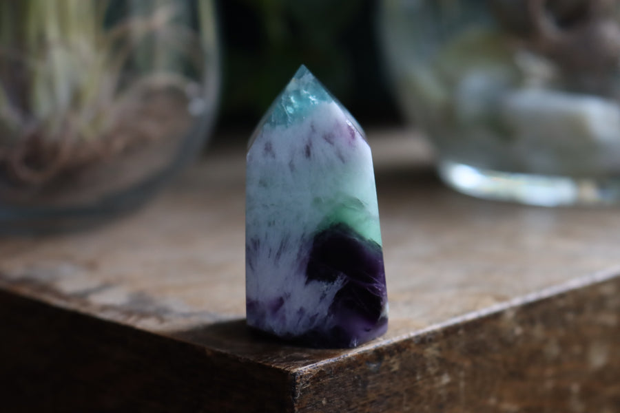 Fluorite tower with calcite snowflakes 2