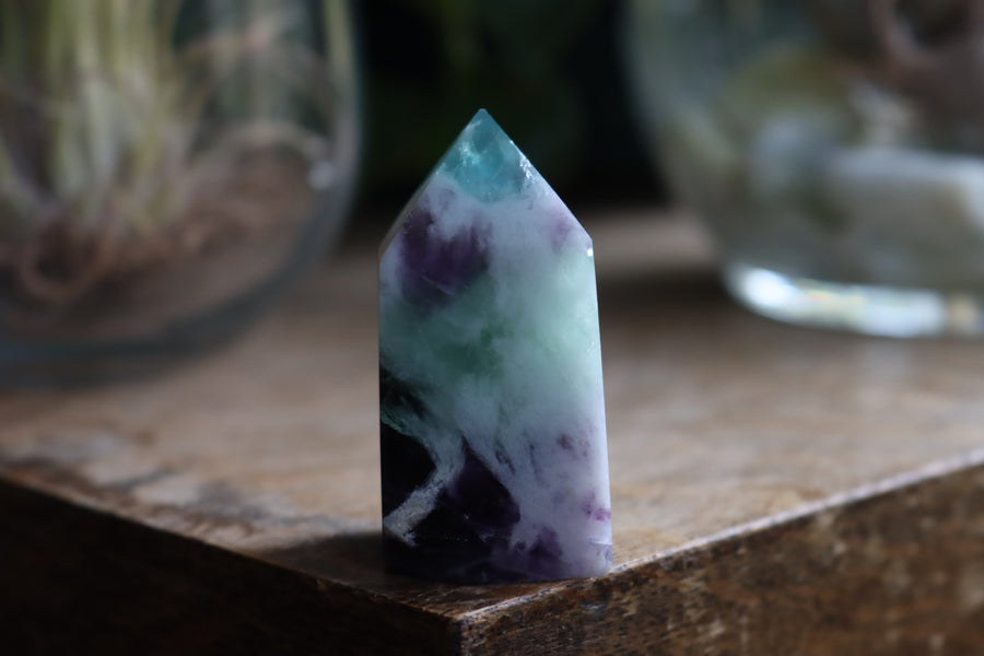 Fluorite tower with calcite snowflakes 2