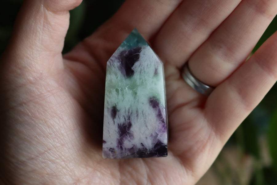 Fluorite tower with calcite snowflakes 2
