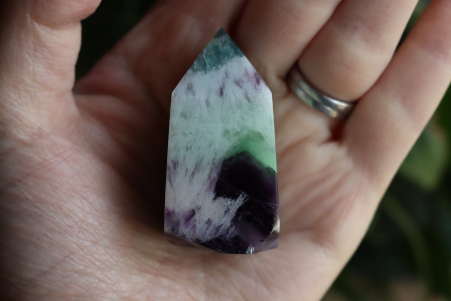 Fluorite tower with calcite snowflakes 2
