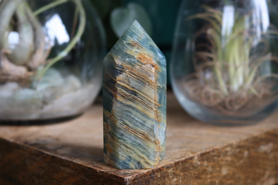 Blue onyx/aquatine lemurian calcite tower 1