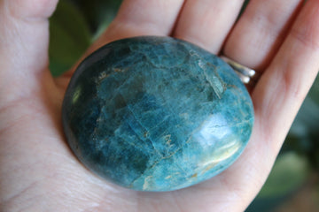 Blue apatite pocket stone 10