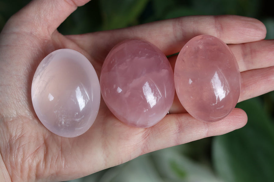 Rose quartz pocket stone