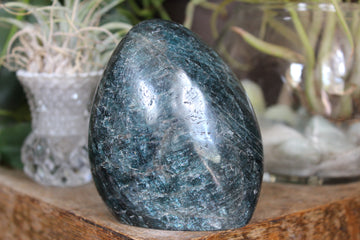 Green/teal apatite free form 4