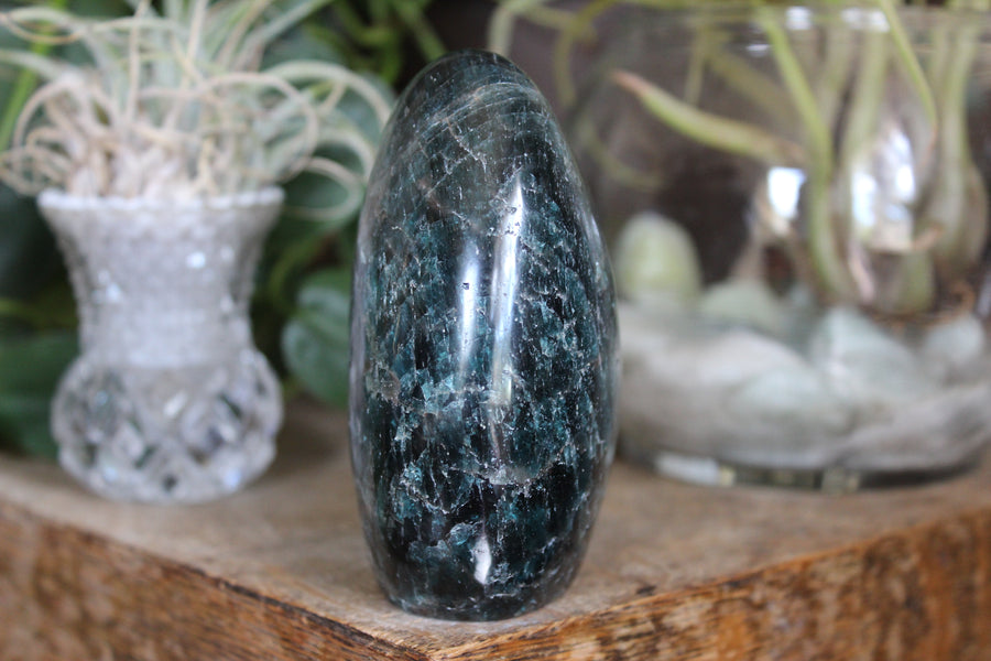 Green/teal apatite free form 4