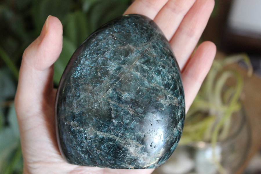 Green/teal apatite free form 4