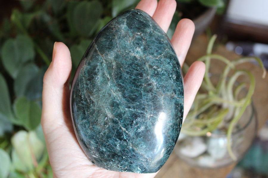 Green/teal apatite free form 5