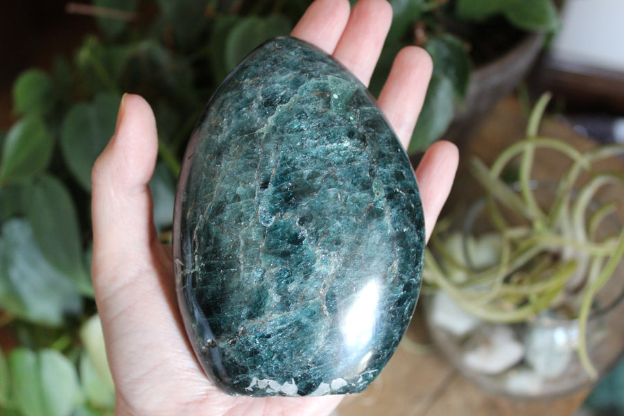 Green/teal apatite free form 5