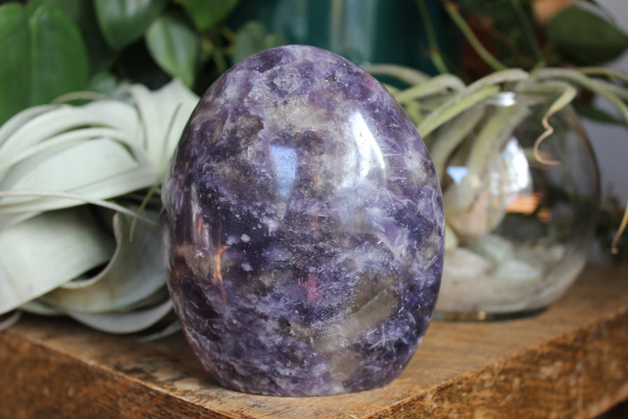 Lepidolite free form 1