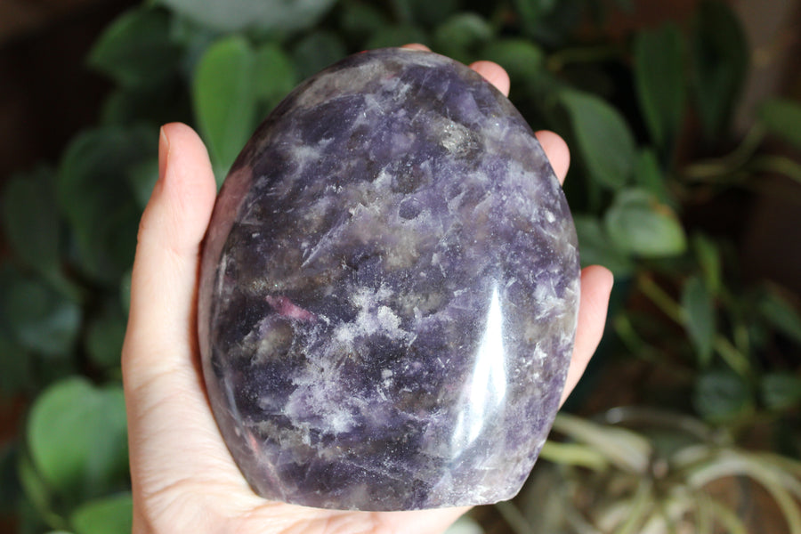 Lepidolite free form 1