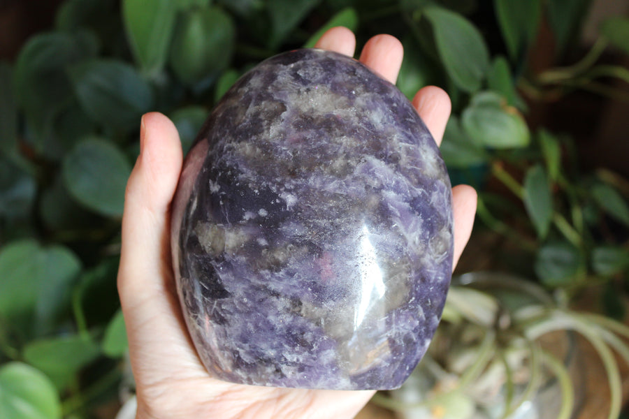 Lepidolite free form 1