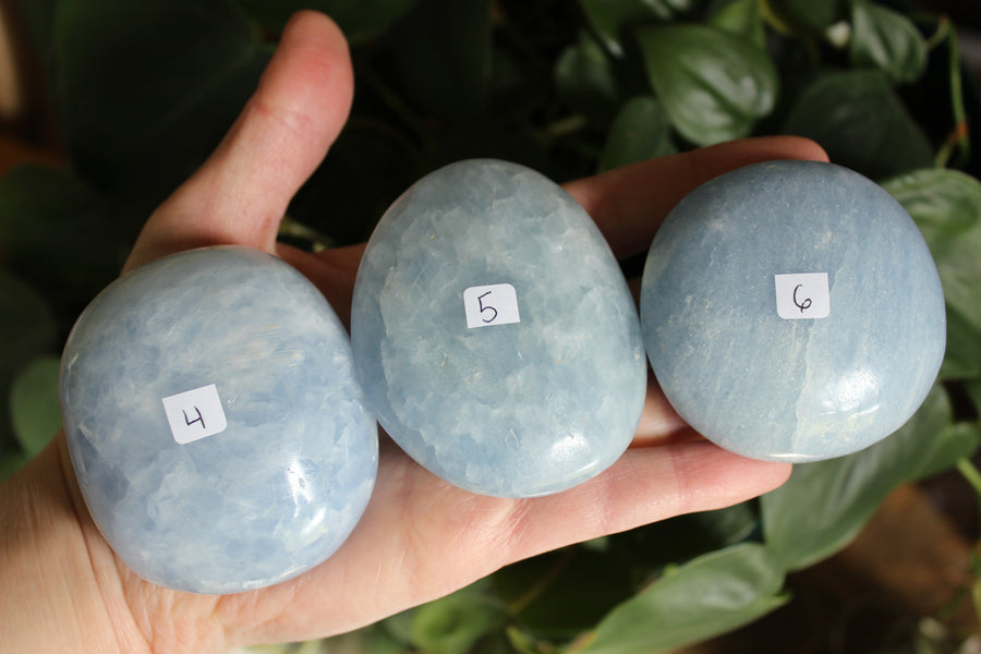 Blue calcite pocket stone